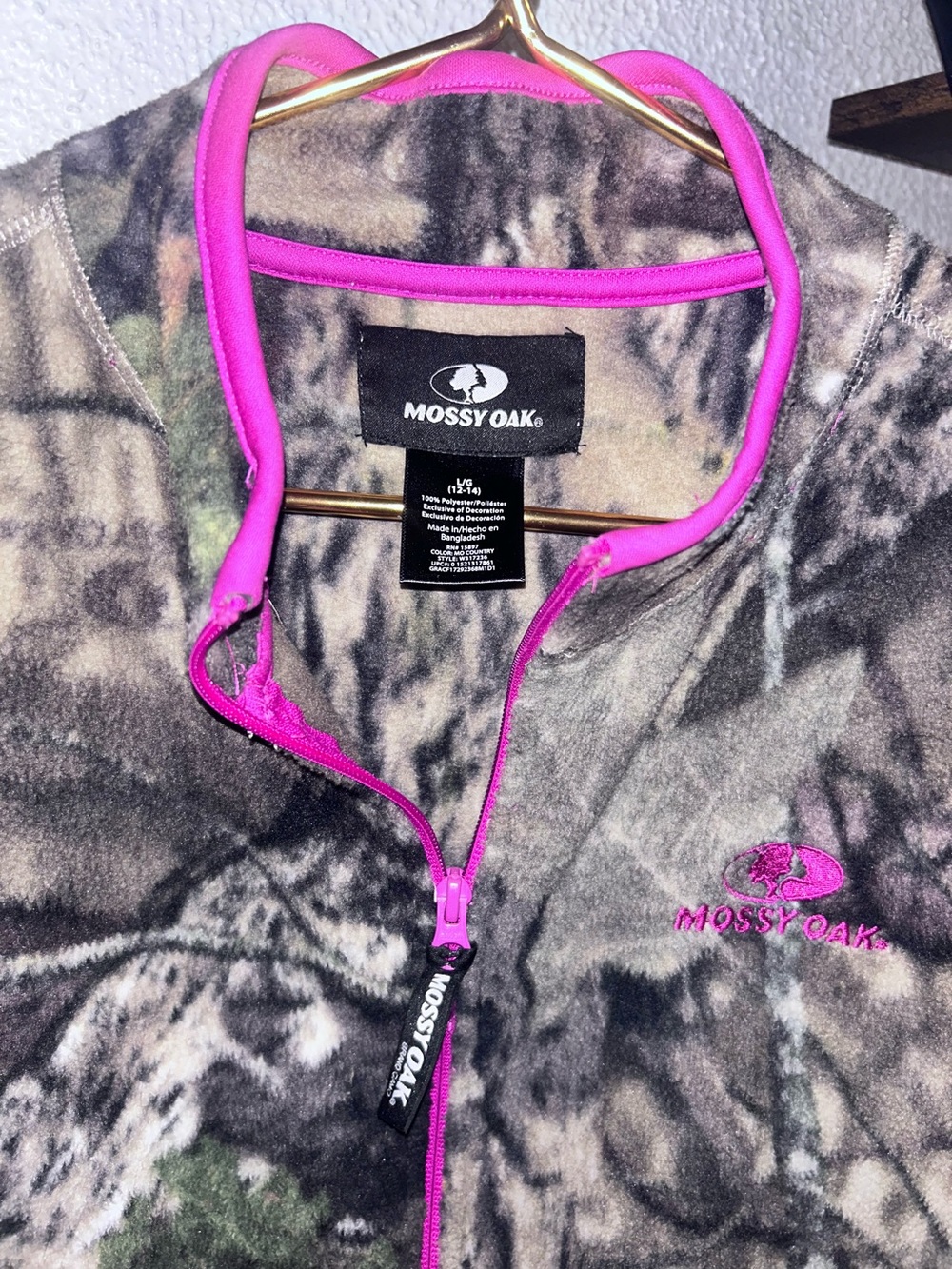 Mossy Oak Camo Fleece Zip with Bright Pink Trim Size Large